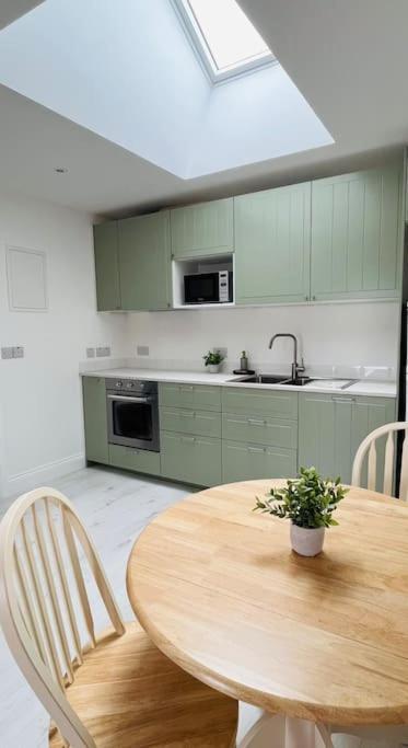 Private Apartment One On Lough Corrib, Oughterard Galway Buitenkant foto